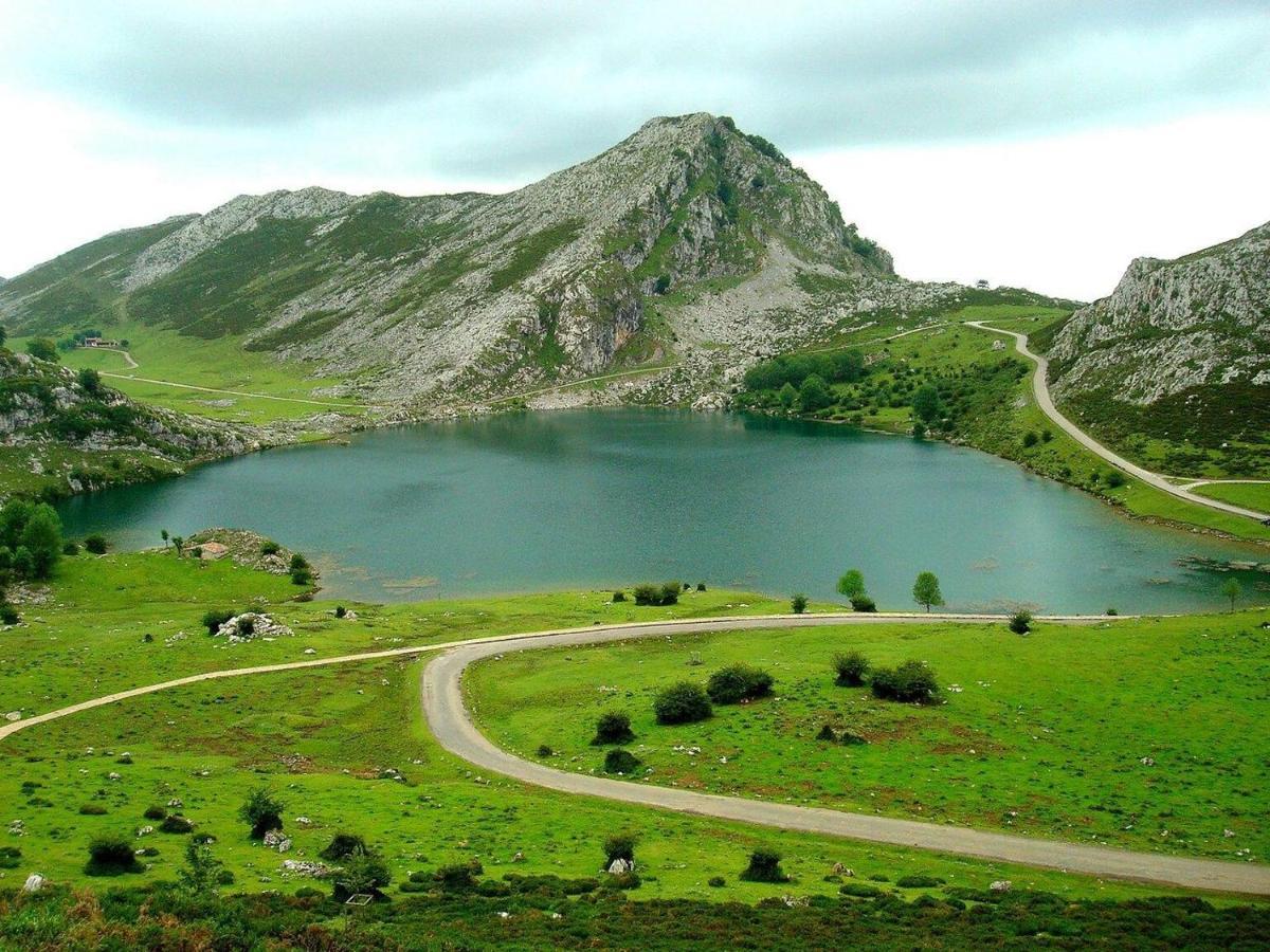 Cangas De Onis A Orillas Del Rio Sella Екстер'єр фото
