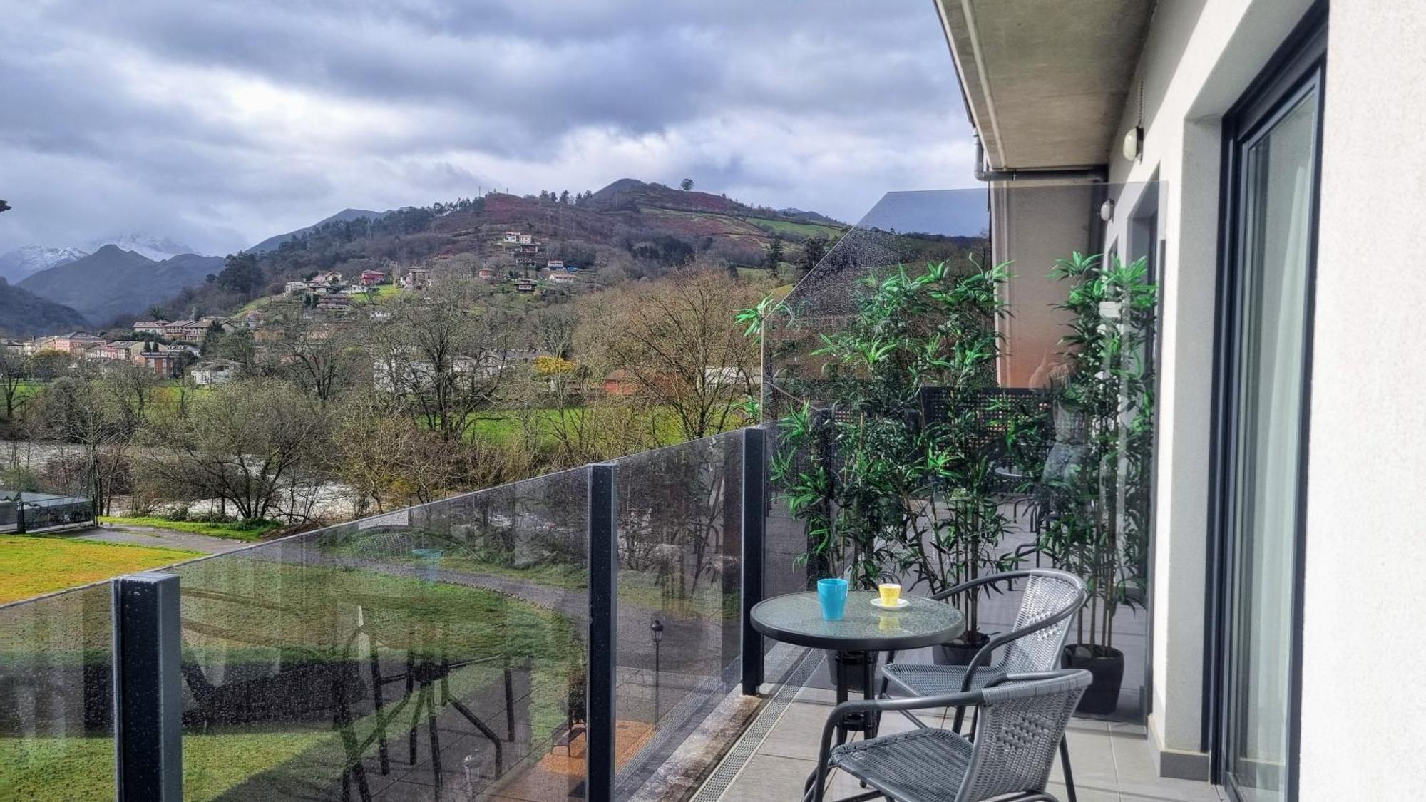 Cangas De Onis A Orillas Del Rio Sella Екстер'єр фото
