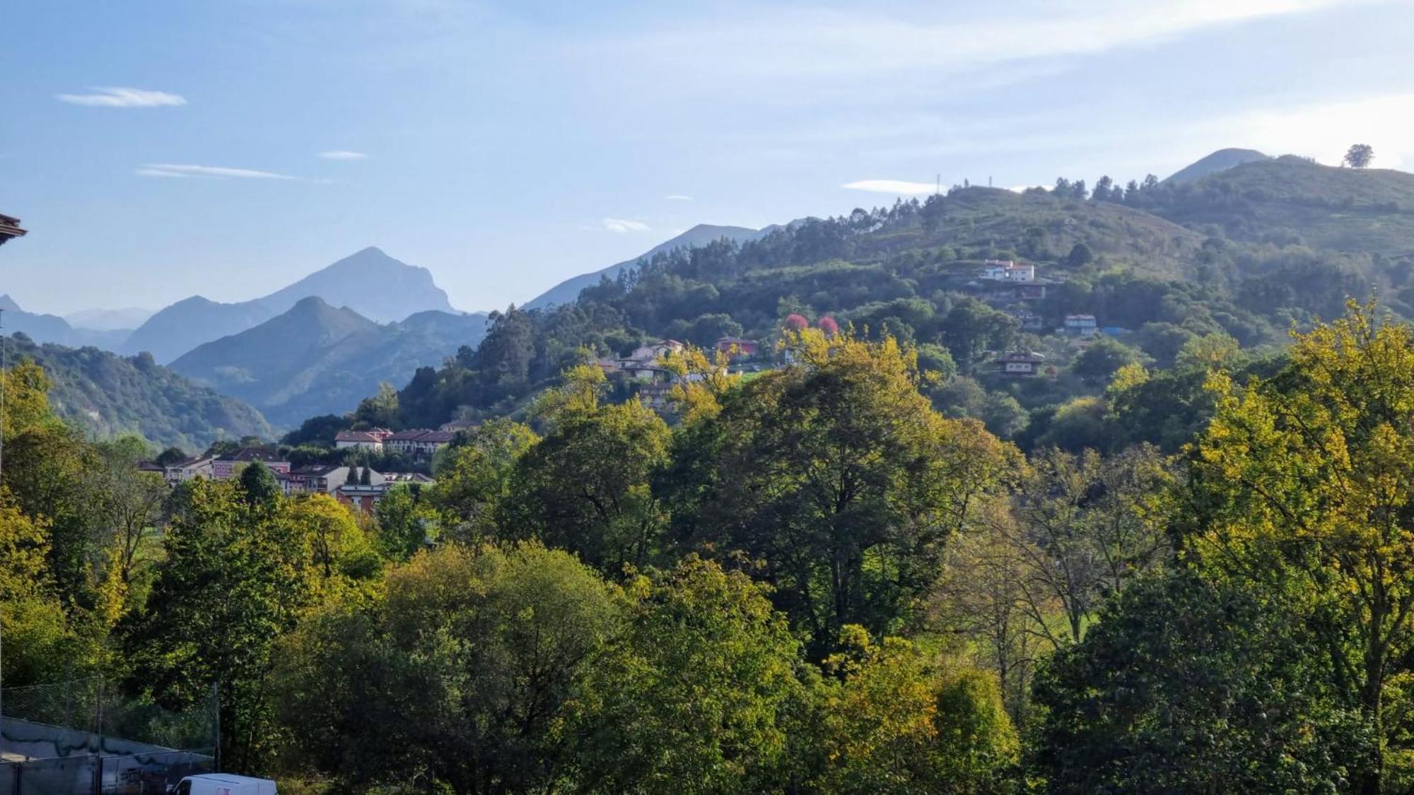Cangas De Onis A Orillas Del Rio Sella Екстер'єр фото